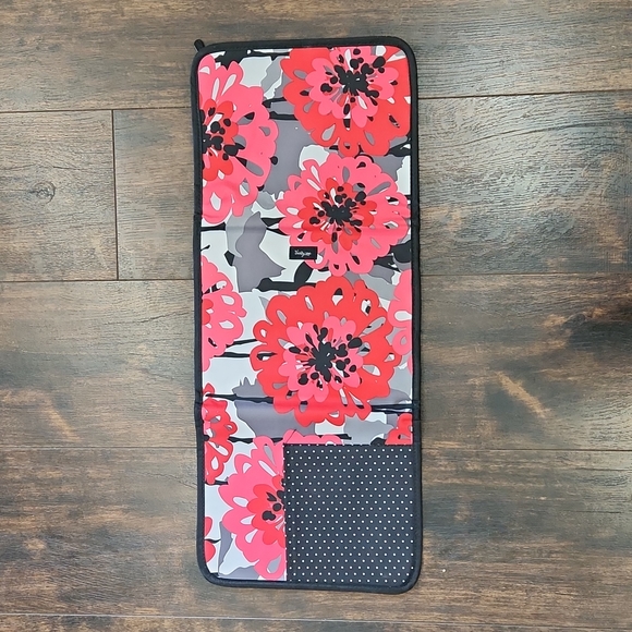 THIRTY ONE floral trifold iPad case - Picture 5 of 7